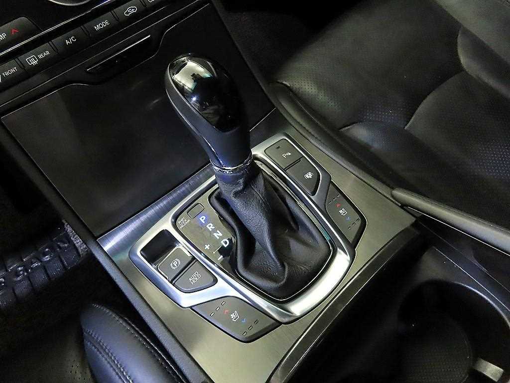 HYUNDAI Grandeur - Vista 12