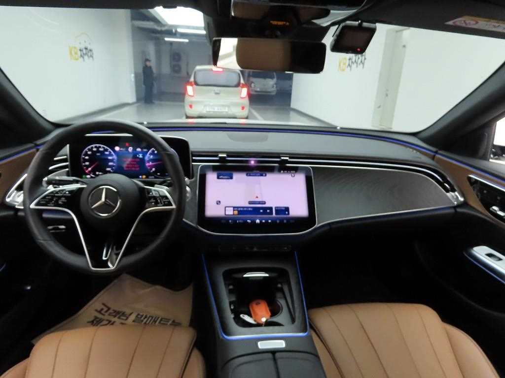 Mercedes Benz E class - Vista 6