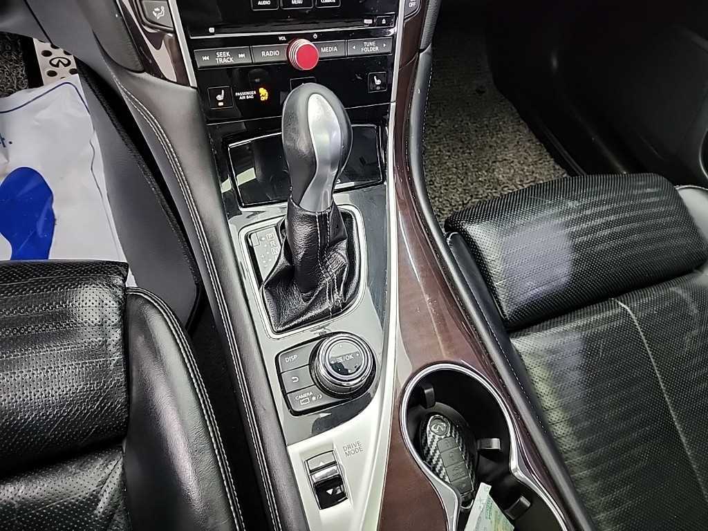 Infiniti Q - Vista 8