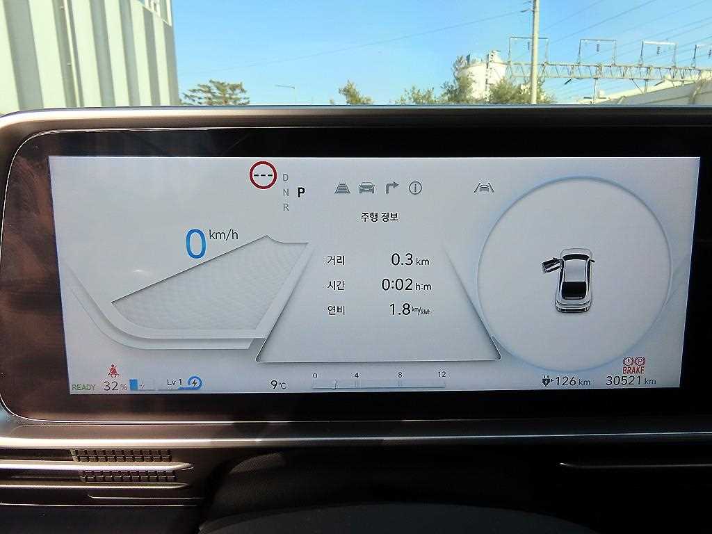 HYUNDAI Ioniq 6 - Vista 9