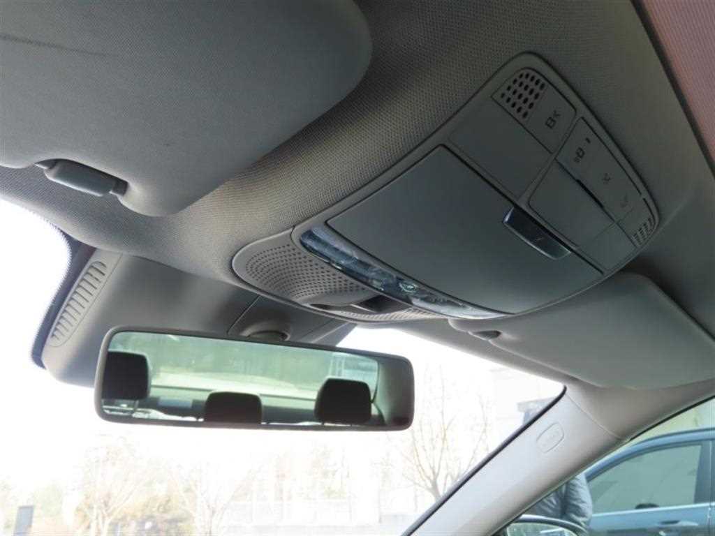 Mercedes Benz E class - Vista 11