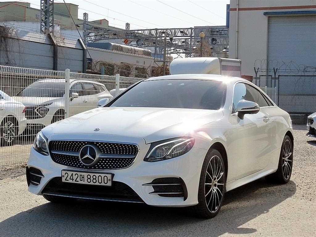 Mercedes Benz E class - Vista 3