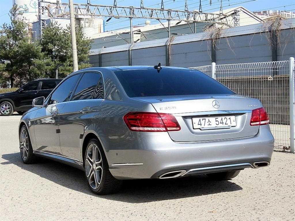 Mercedes Benz E class - Vista 3
