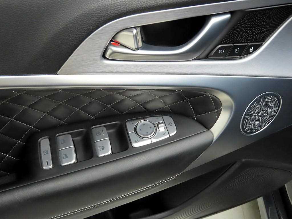 Genesis G70 - Vista 11