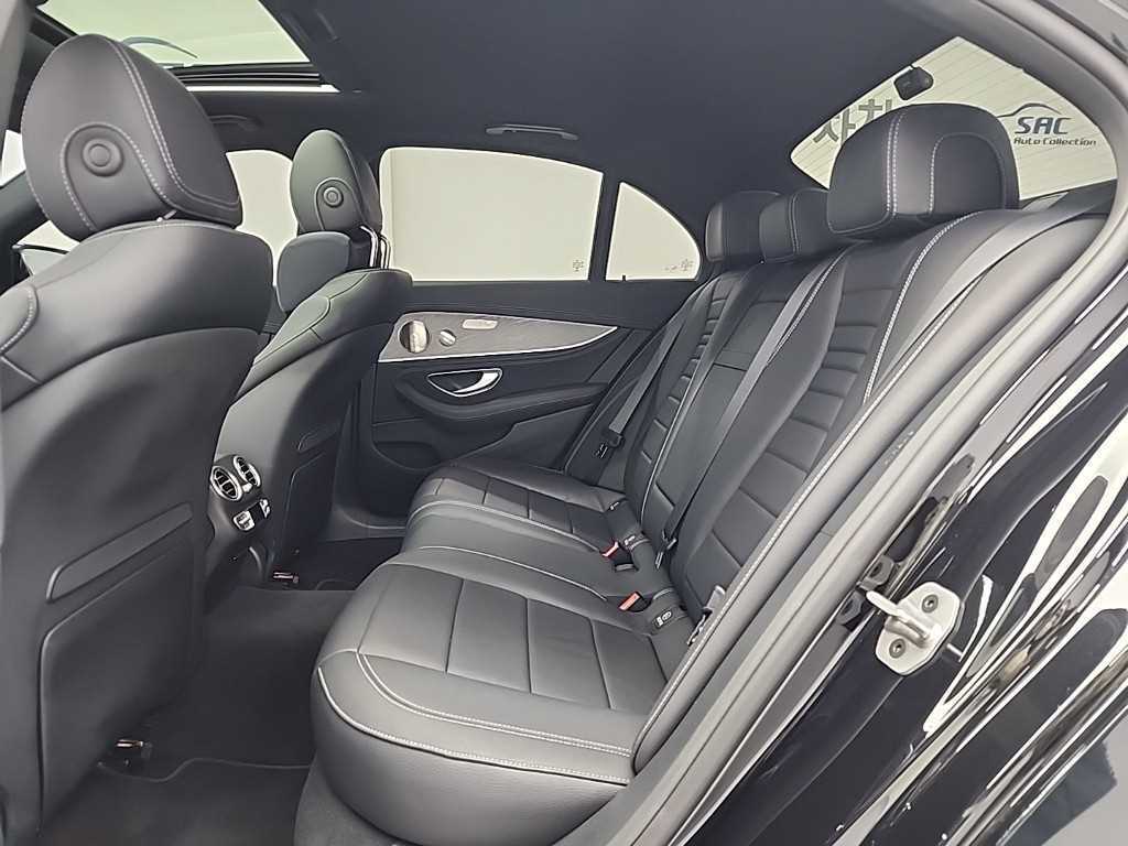 Mercedes Benz E class - Vista 12