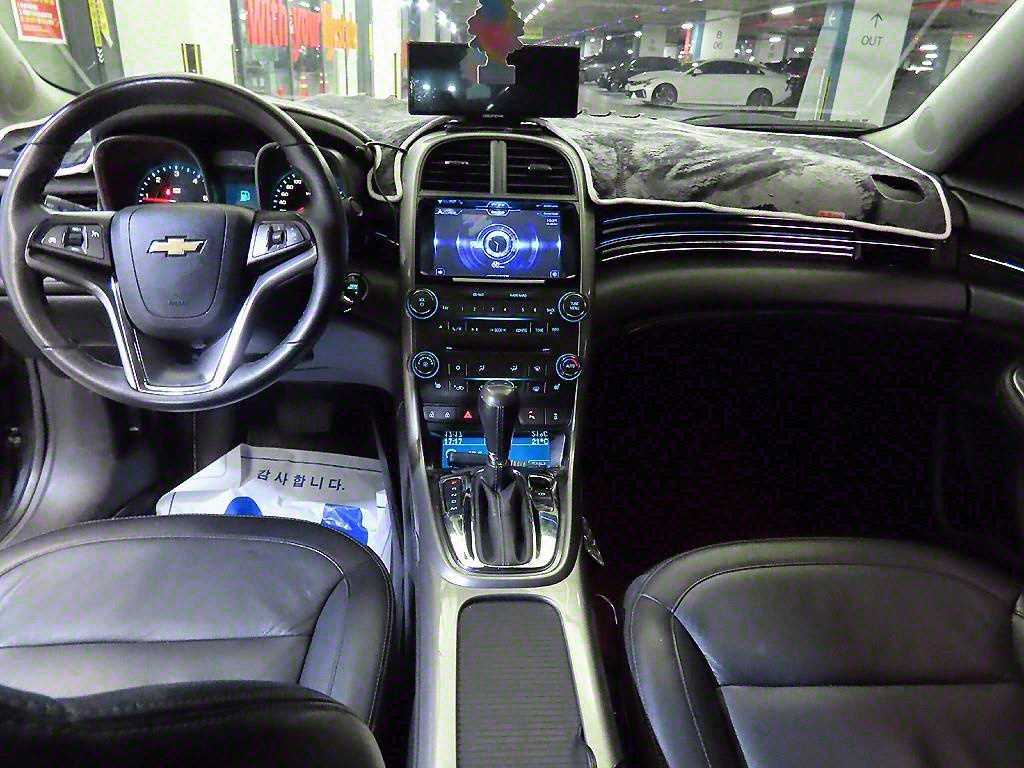 Chevrolet Malibu - Vista 10
