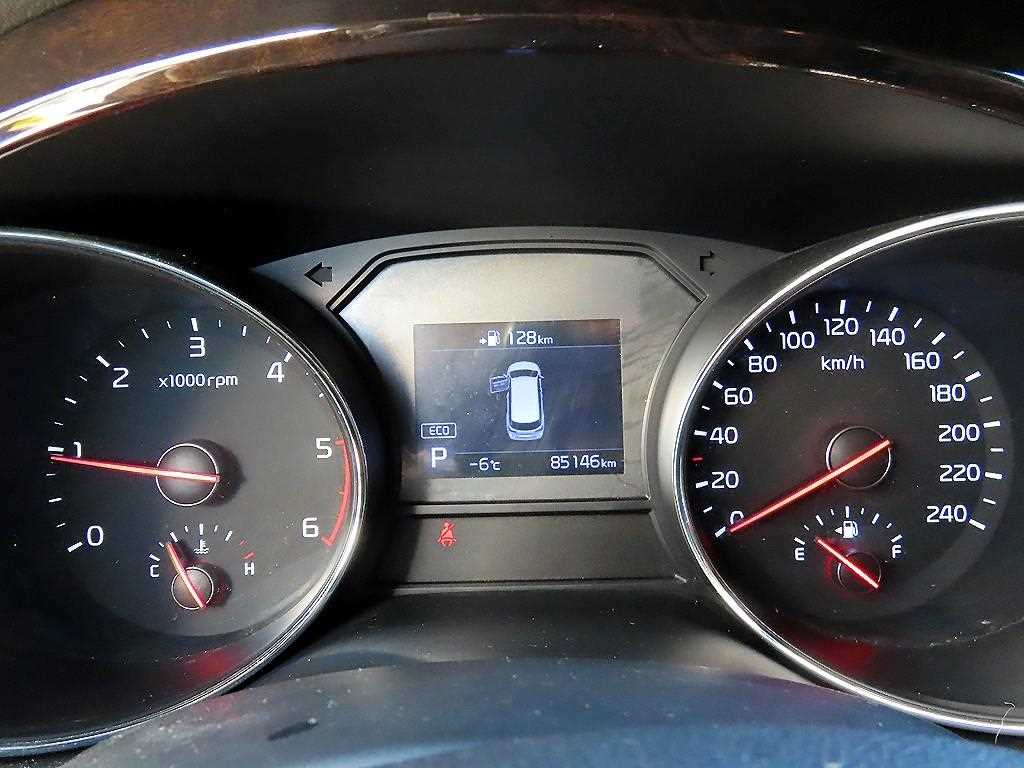 KIA Carnival - Vista 10