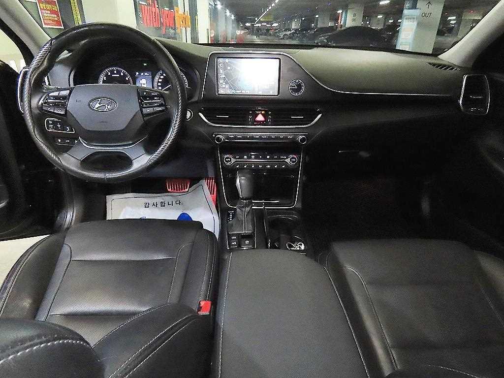 HYUNDAI Grandeur - Vista 10