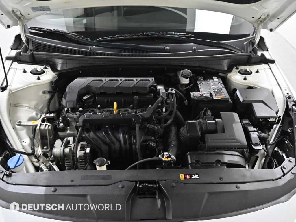 HYUNDAI Avante - Vista 6