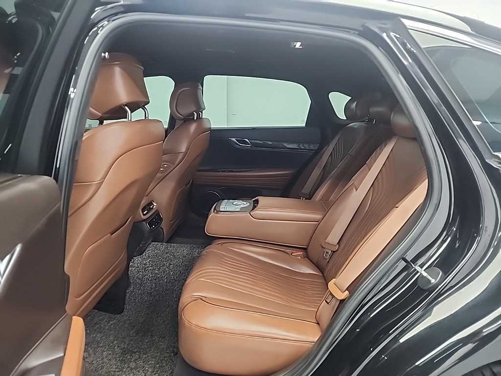 Genesis G80 - Vista 12