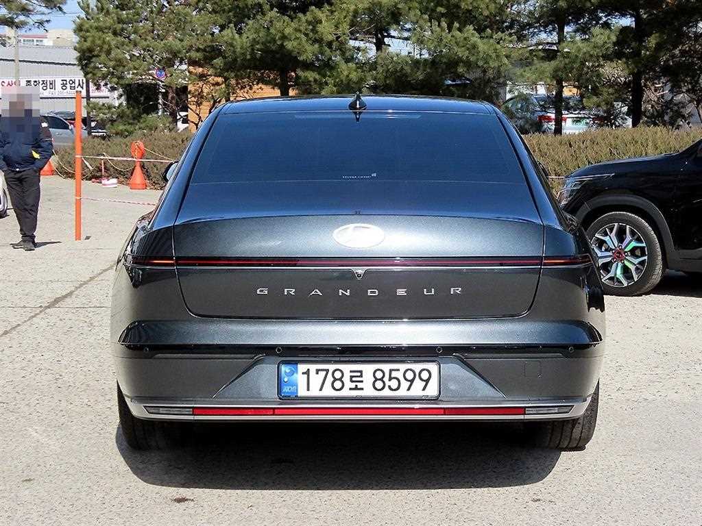 HYUNDAI Grandeur - Vista 4