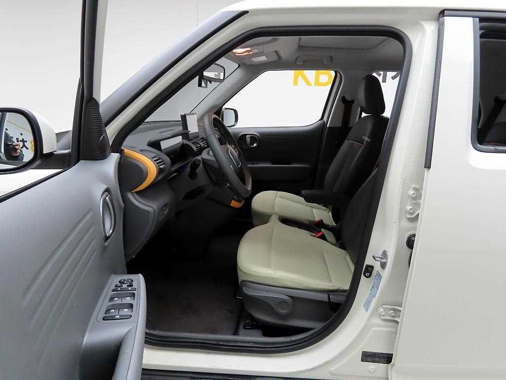 HYUNDAI Casper - Vista 12