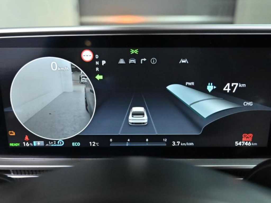 HYUNDAI Ioniq 6 - Vista 8