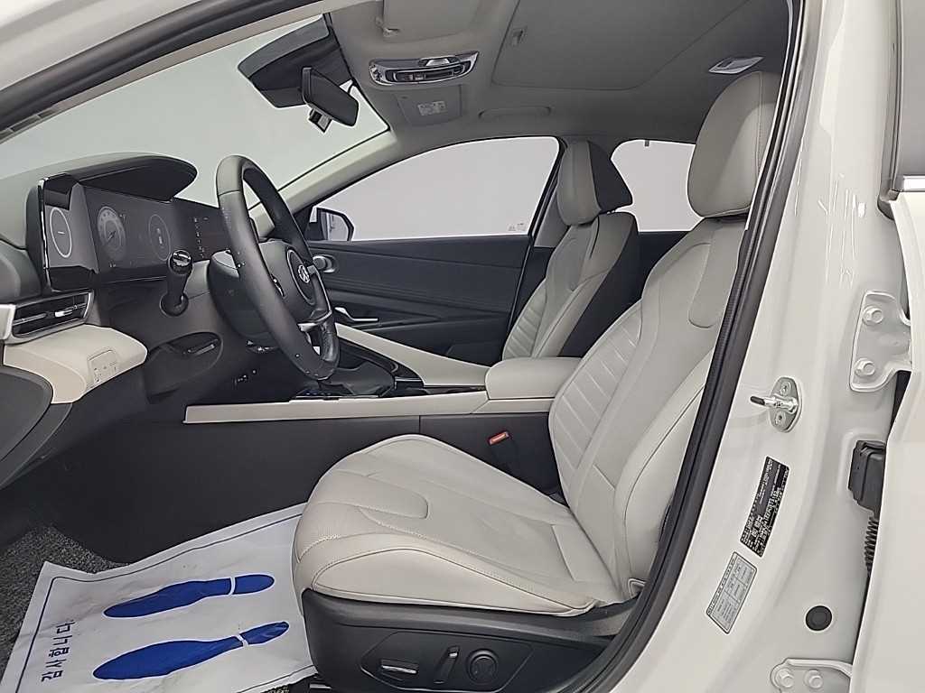 HYUNDAI Avante - Vista 11