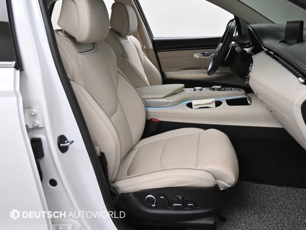 Genesis GV70 - Vista 10