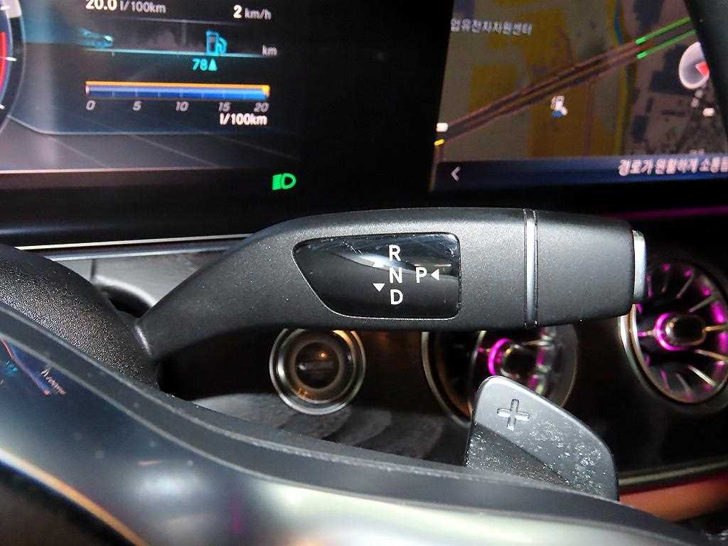 Mercedes Benz E class - Vista 12