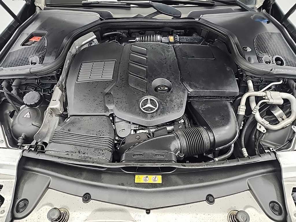 Mercedes Benz CLS Class - Vista 5