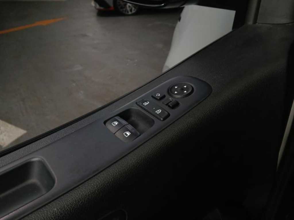 HYUNDAI Staria - Vista 12