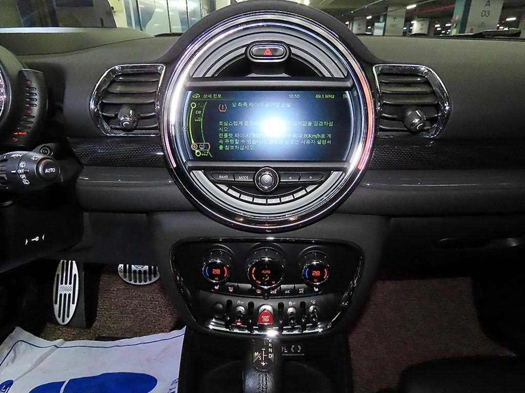 Mini Clubman - Vista 11