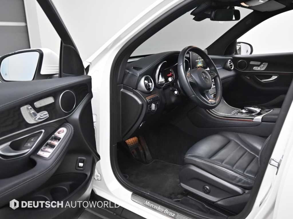 Mercedes Benz GLC Class - Vista 11