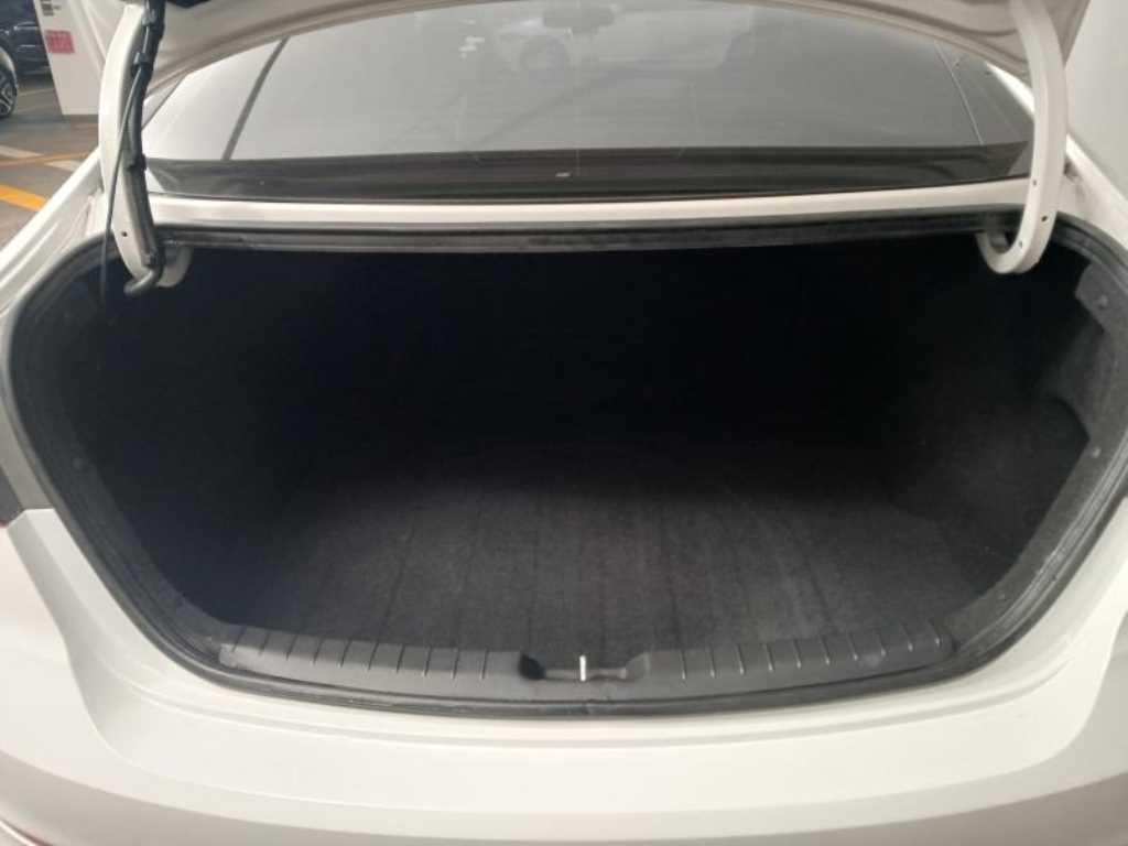 HYUNDAI Avante 2018 Blanco - Importación desde Corea - HF Imports Iquique - Foto 18