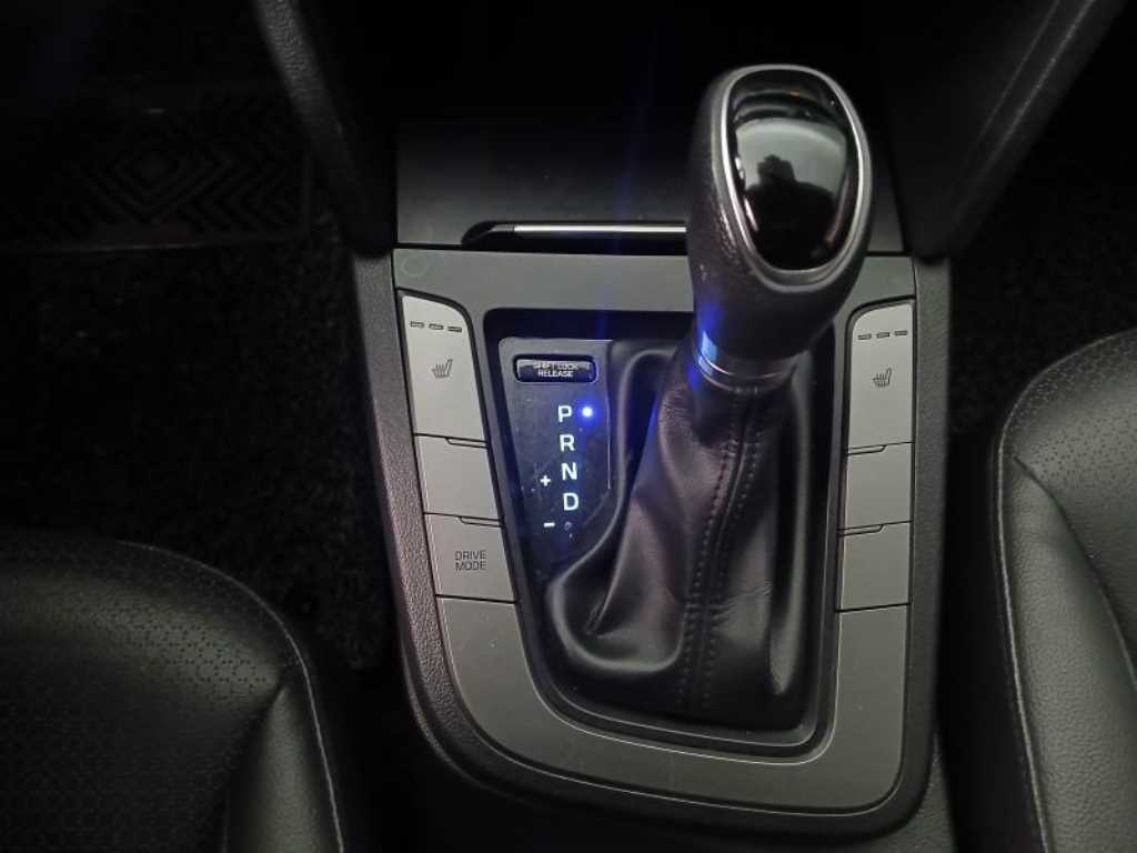 HYUNDAI Avante 2018 Blanco - Importación desde Corea - HF Imports Iquique - Foto 14