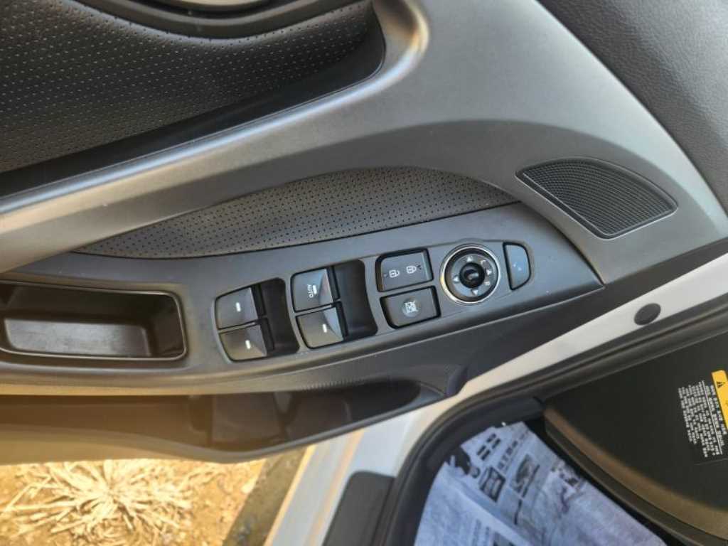 HYUNDAI Avante - Vista 11