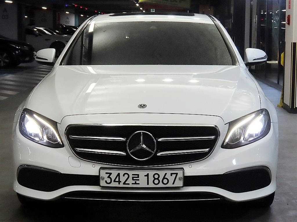 Mercedes Benz E class - Vista 2