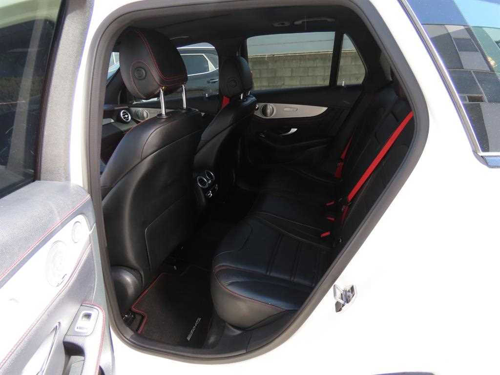 Mercedes Benz GLC Class - Vista 6