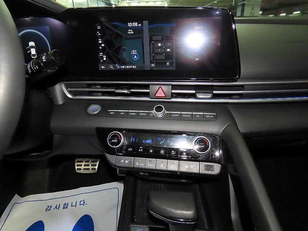 HYUNDAI Avante - Vista 11