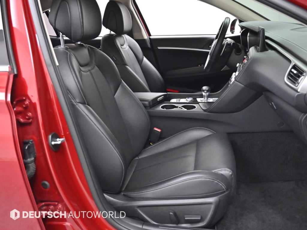 Genesis G70 - Vista 10