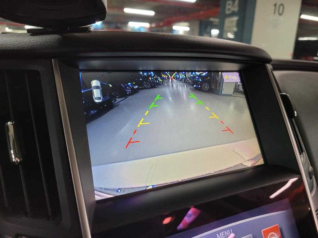 Infiniti Q - Vista 11