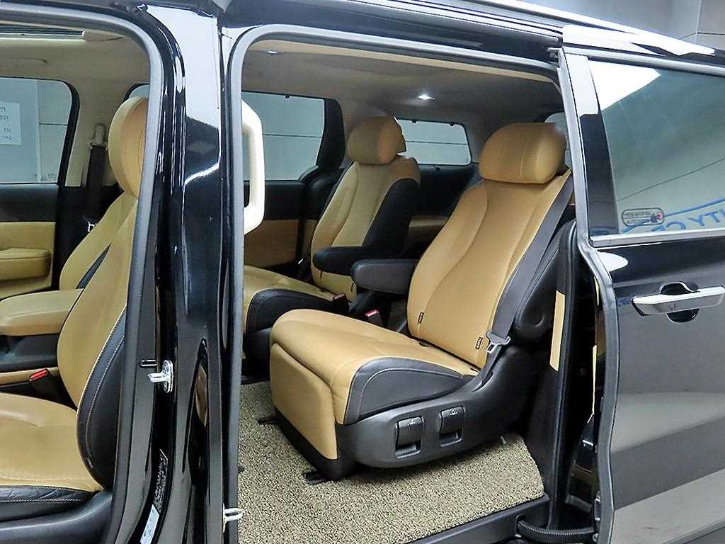 KIA Carnival - Vista 6