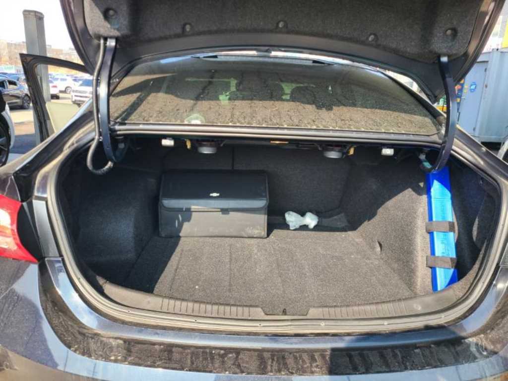 Chevrolet Malibu - Vista 6