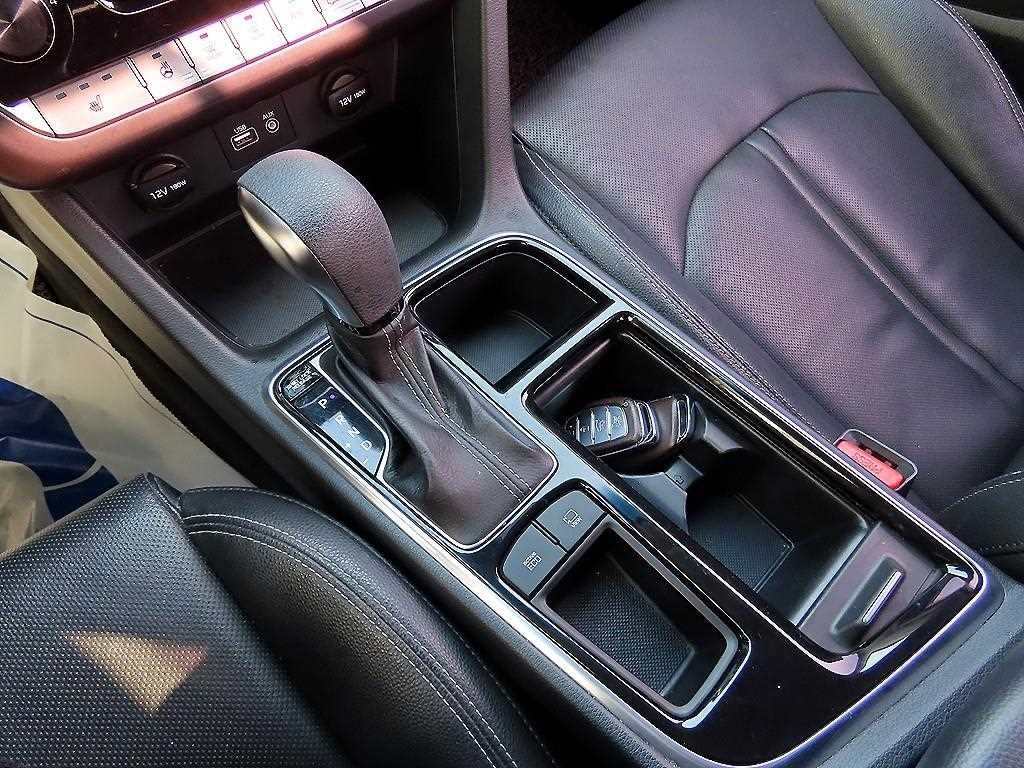 HYUNDAI Sonata - Vista 10