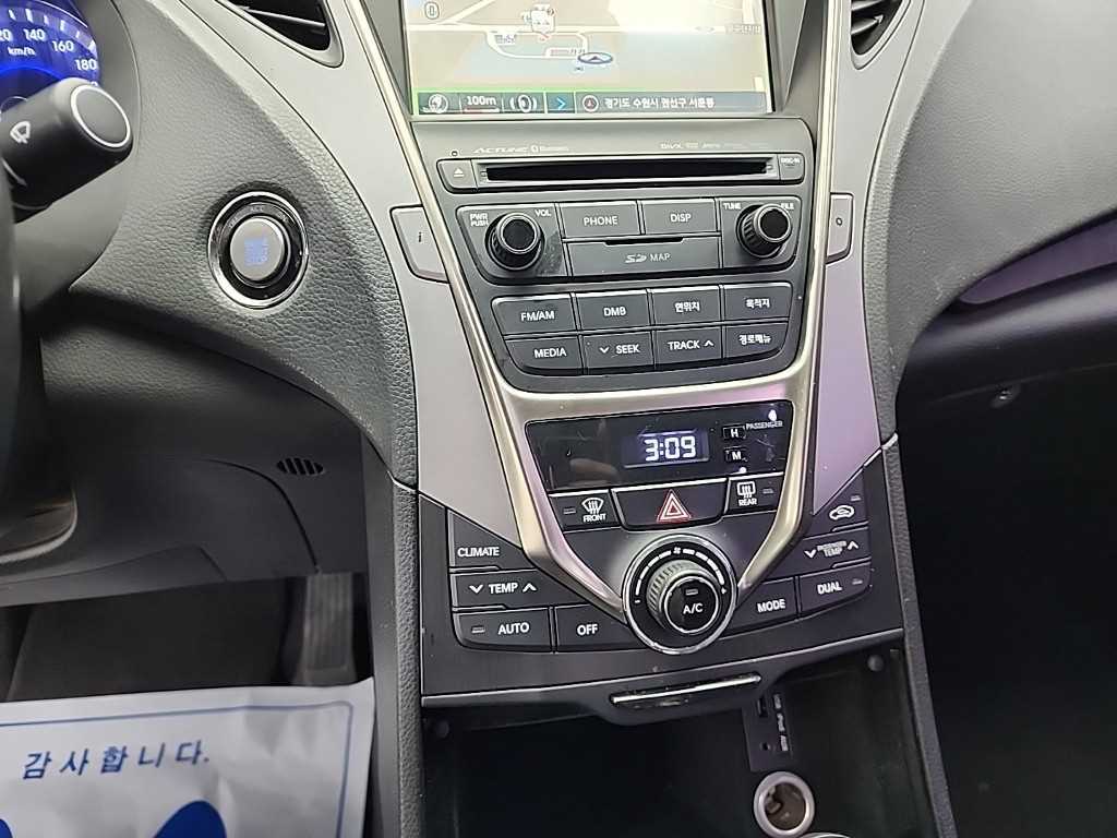 HYUNDAI Grandeur - Vista 10