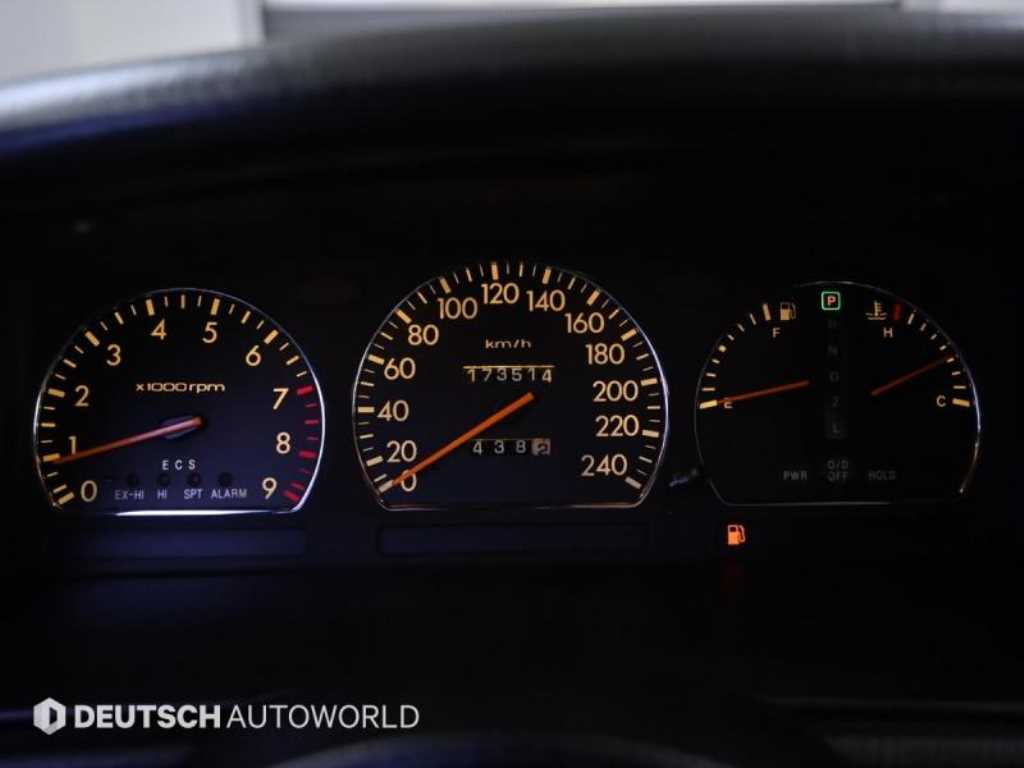 HYUNDAI Dynasty - Vista 8