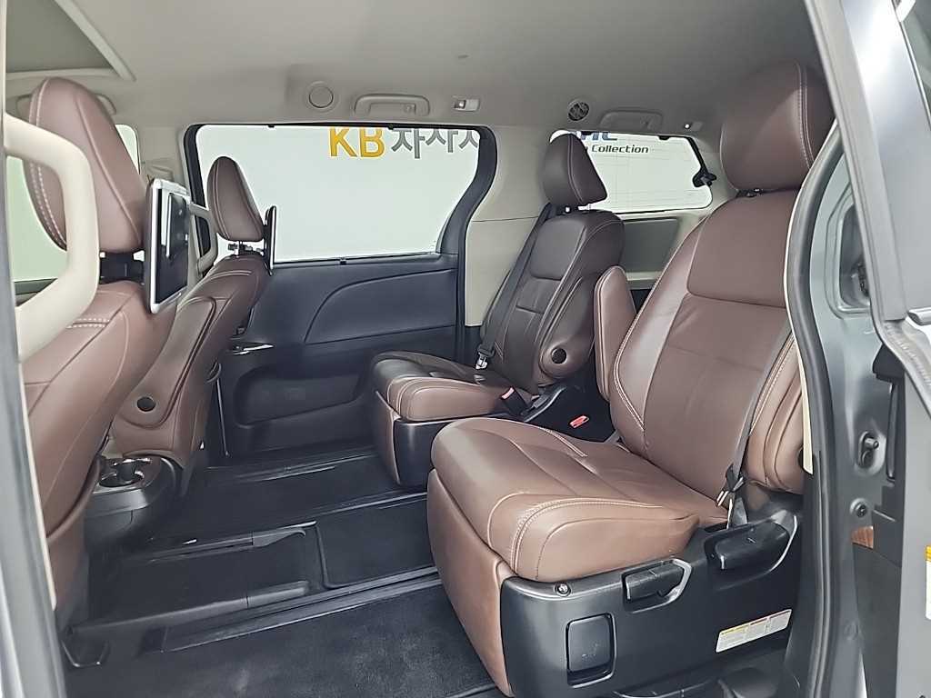 Toyota Siena - Vista 12