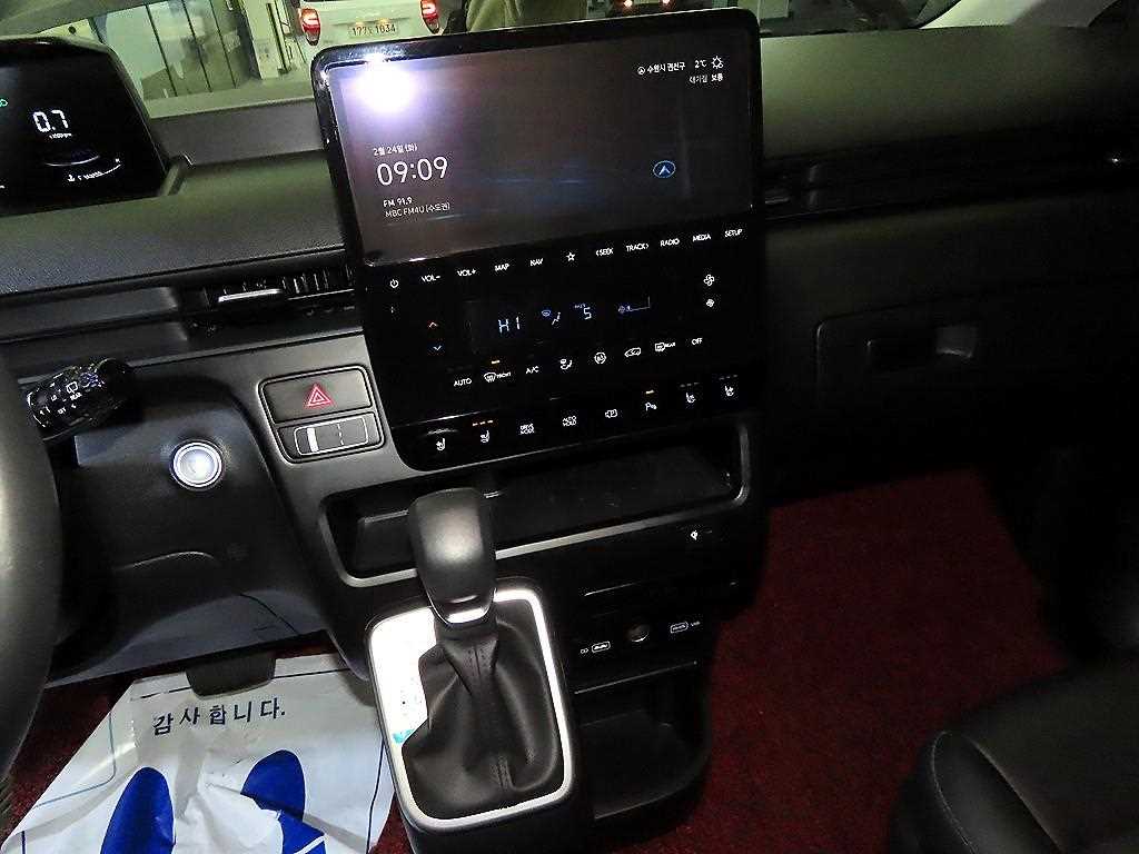 HYUNDAI Staria - Vista 11