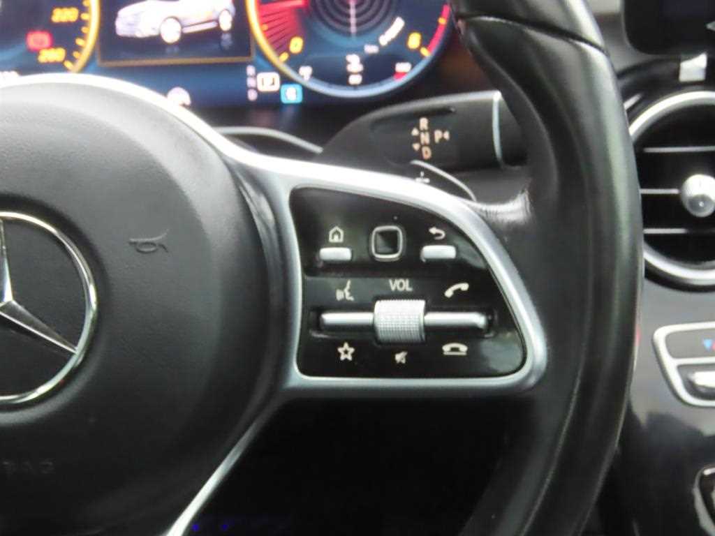 Mercedes Benz GLC Class - Vista 11