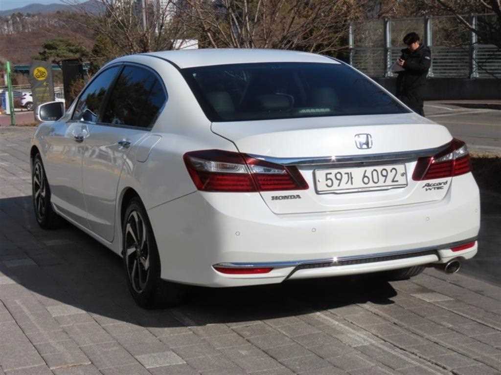 Honda Accord - Vista 4