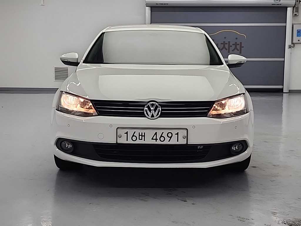 Volkswagen Jetta - Vista 2