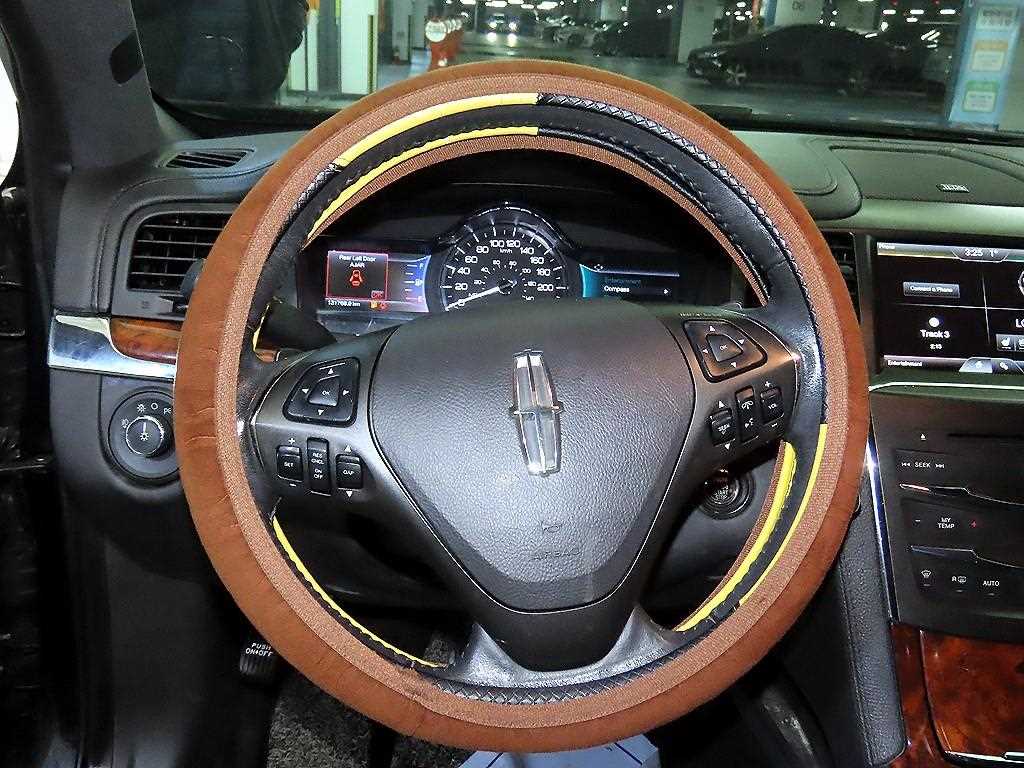 Lincoln MKS - Vista 8