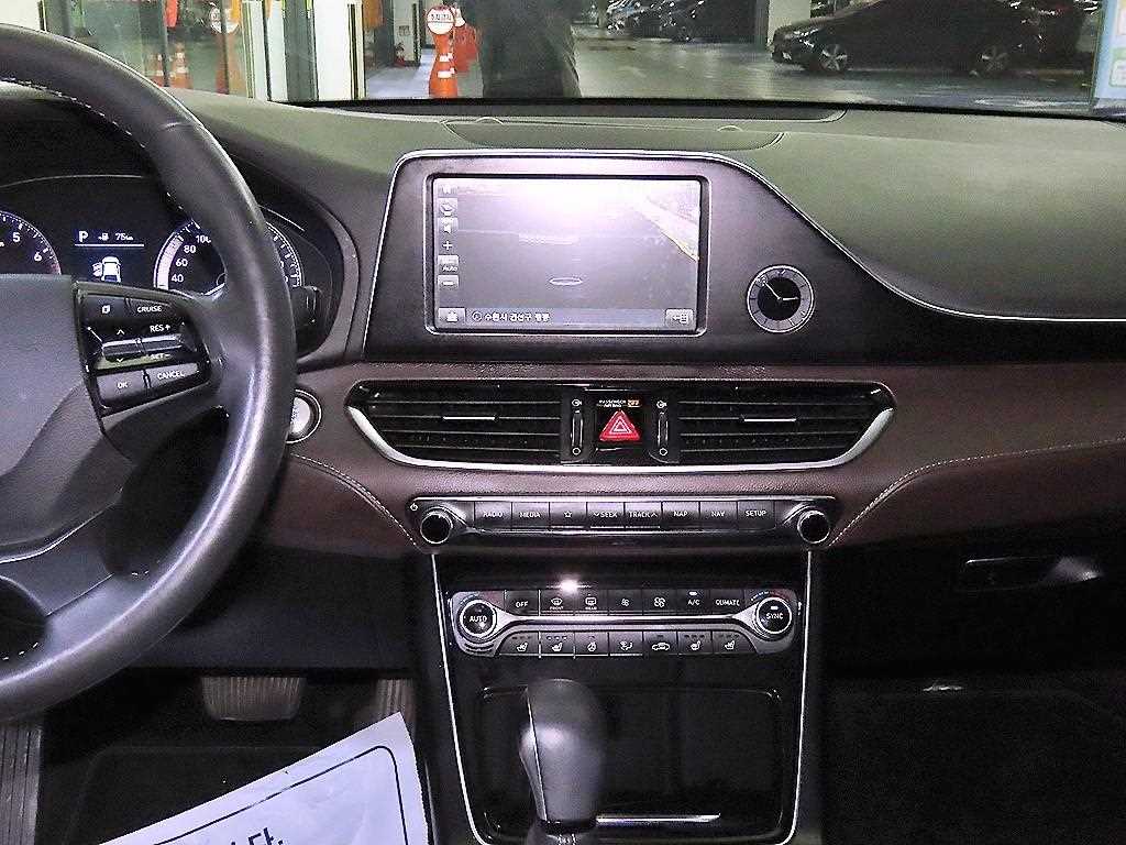 HYUNDAI Grandeur - Vista 11