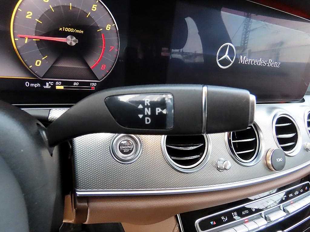 Mercedes Benz E class - Vista 11
