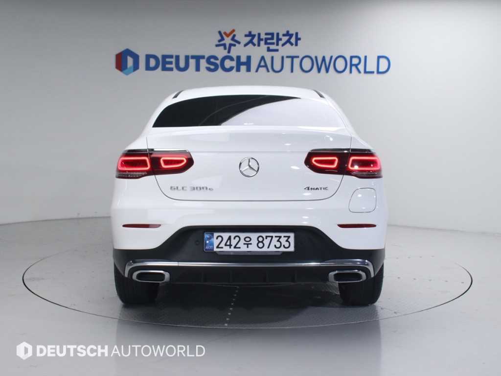 Mercedes Benz GLC Class - Vista 4