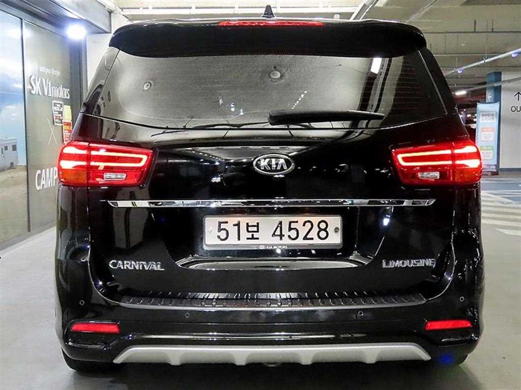 KIA Carnival - Vista 5