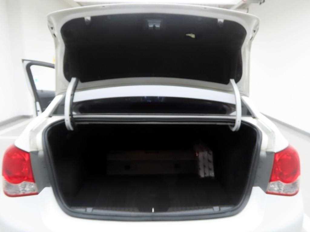 Chevrolet Cruise - Vista 5