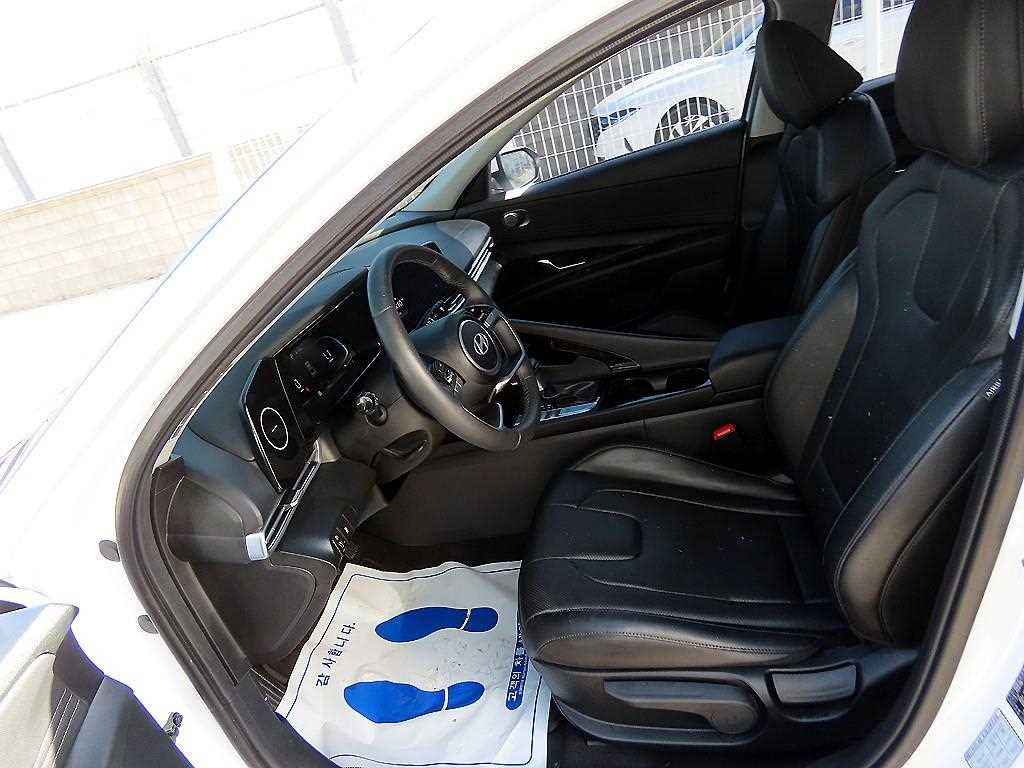 HYUNDAI Avante - Vista 5