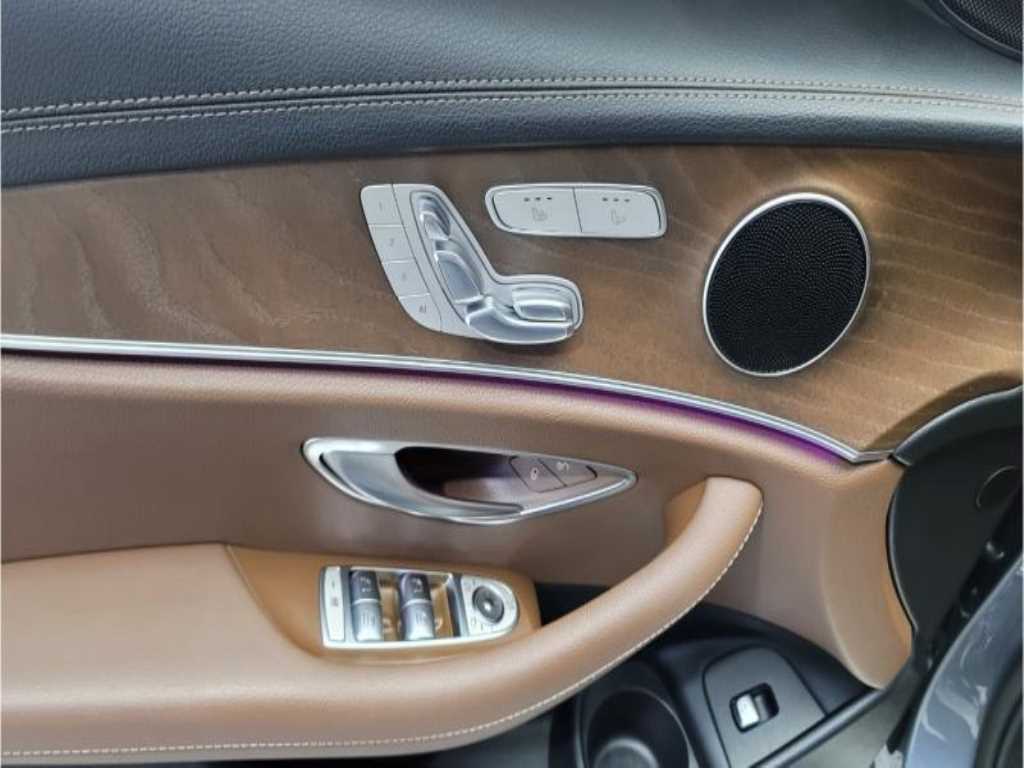 Mercedes Benz E class - Vista 7